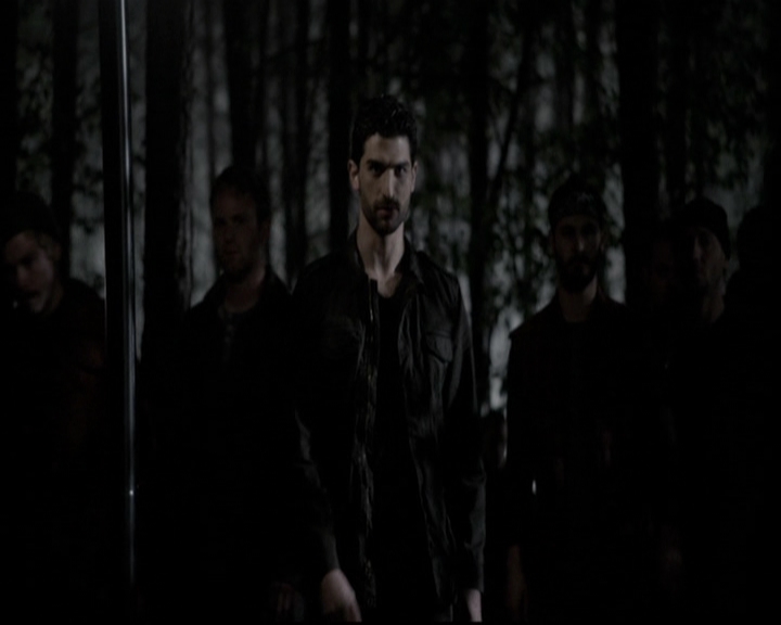 VampireDiariesWorld-dot-org_5x22Home1502.jpg