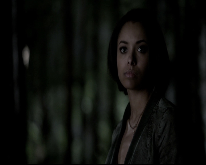 VampireDiariesWorld-dot-org_5x22Home1504.jpg
