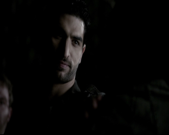 VampireDiariesWorld-dot-org_5x22Home1512.jpg