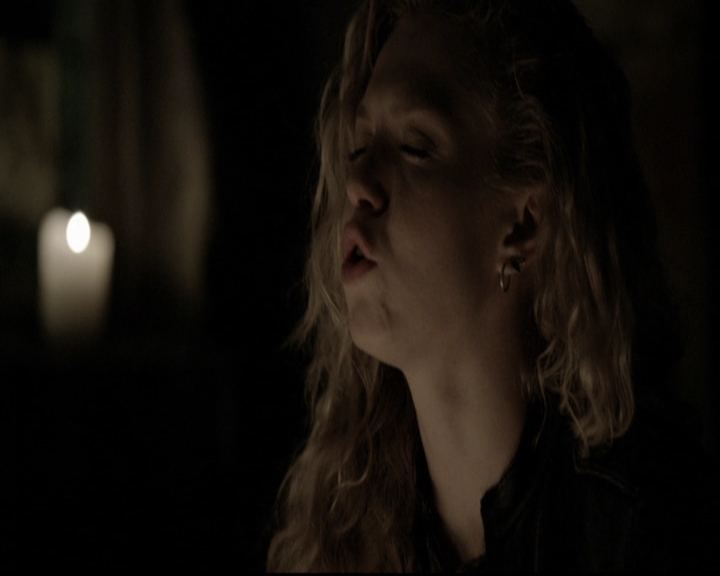 VampireDiariesWorld-dot-org_5x22Home1516.jpg