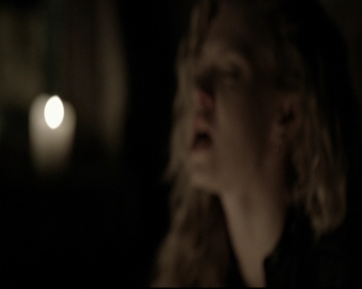VampireDiariesWorld-dot-org_5x22Home1517.jpg