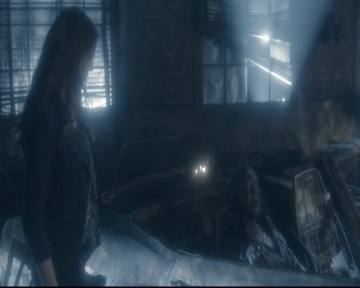 VampireDiariesWorld-dot-org_5x22Home1552.jpg