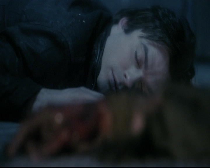 VampireDiariesWorld-dot-org_5x22Home1582.jpg