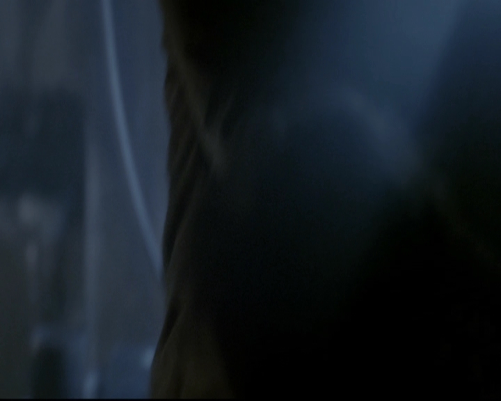 VampireDiariesWorld-dot-org_5x22Home1612.jpg