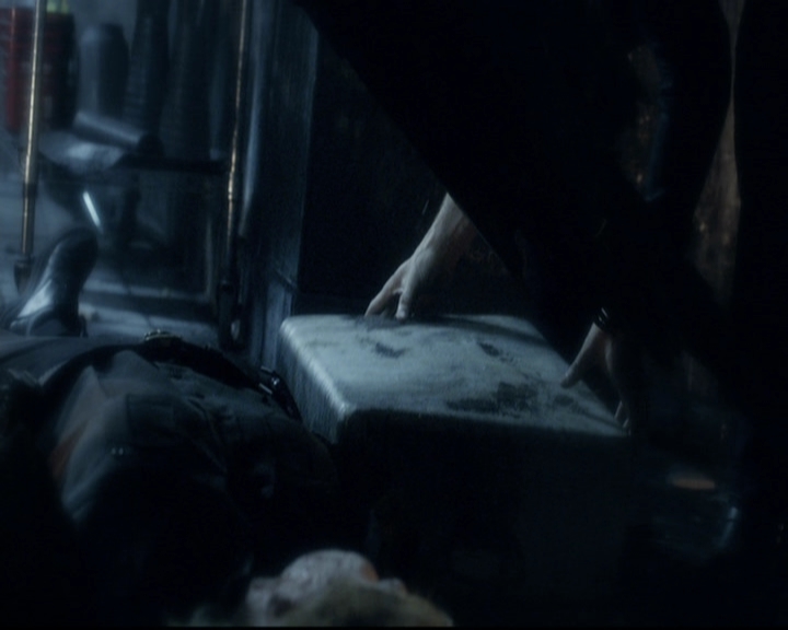 VampireDiariesWorld-dot-org_5x22Home1619.jpg