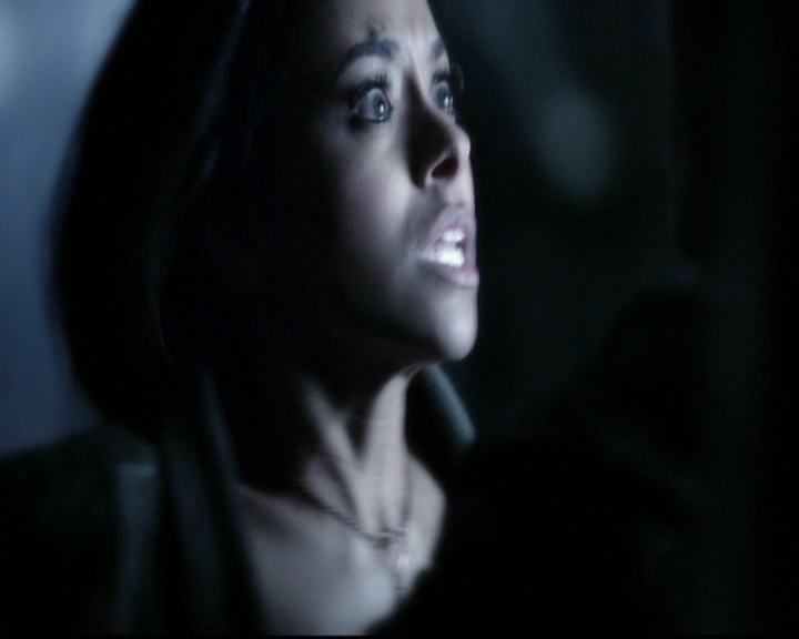 VampireDiariesWorld-dot-org_5x22Home1688.jpg