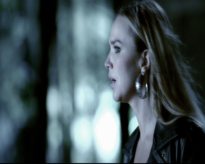 VampireDiariesWorld-dot-org_5x22Home1740.jpg