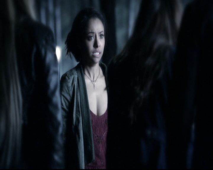 VampireDiariesWorld-dot-org_5x22Home1750.jpg