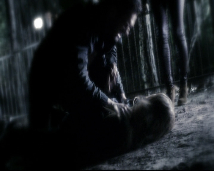 VampireDiariesWorld-dot-org_5x22Home1820.jpg