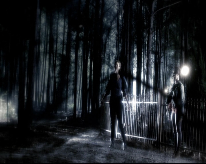 VampireDiariesWorld-dot-org_5x22Home1847.jpg