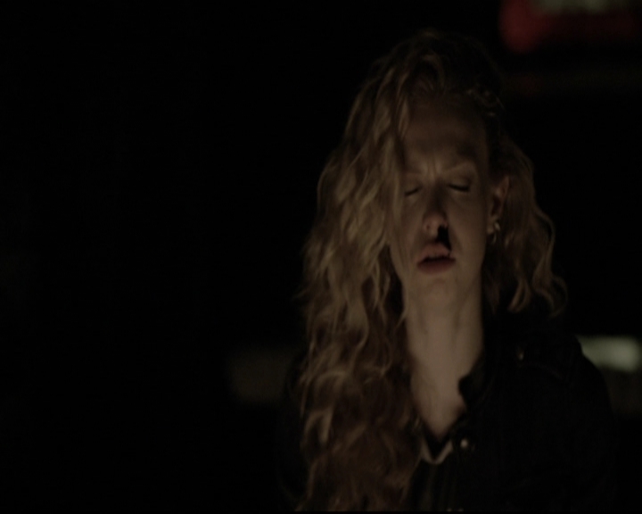 VampireDiariesWorld-dot-org_5x22Home1877.jpg