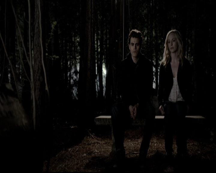 VampireDiariesWorld-dot-org_5x22Home1988.jpg