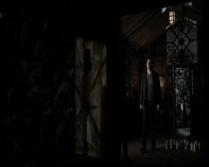 VampireDiariesWorld-dot-org_5x22Home2044.jpg