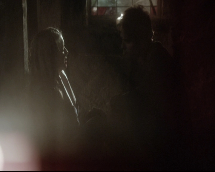 VampireDiariesWorld-dot-org_5x22Home2105.jpg