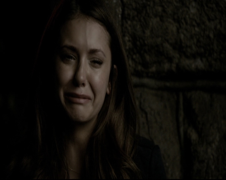 VampireDiariesWorld-dot-org_5x22Home2128.jpg