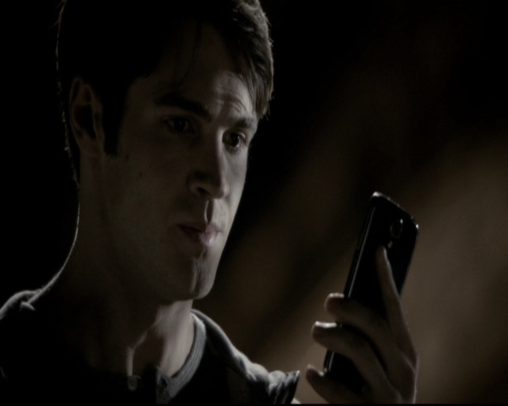 VampireDiariesWorld-dot-org_5x22Home2201.jpg
