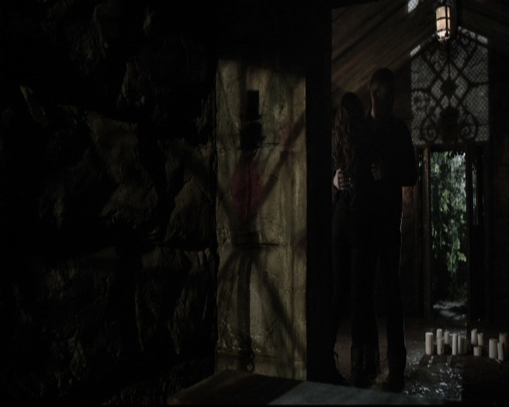 VampireDiariesWorld-dot-org_5x22Home2243.jpg
