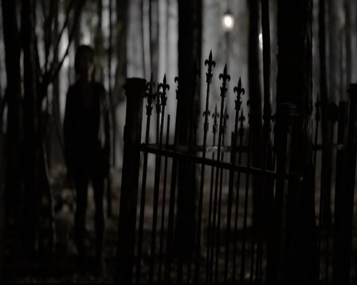 VampireDiariesWorld-dot-org_5x22Home2266.jpg