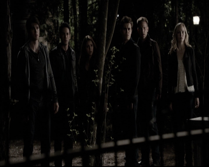 VampireDiariesWorld-dot-org_5x22Home2270.jpg