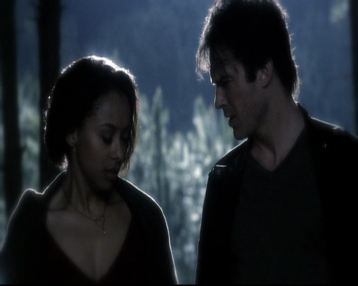 VampireDiariesWorld-dot-org_5x22Home2300.jpg