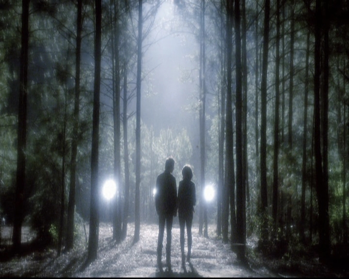 VampireDiariesWorld-dot-org_5x22Home2308.jpg
