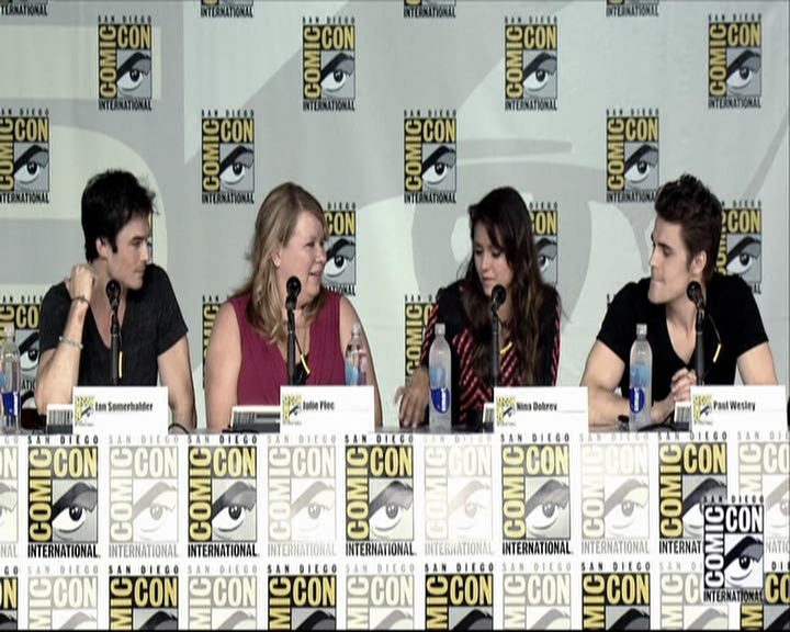 VampireDiariesWorld-dot-org_2013ComicConPanel0366.jpg VampireDiariesWorld-dot-org_2013ComicConPanel0366.jpg