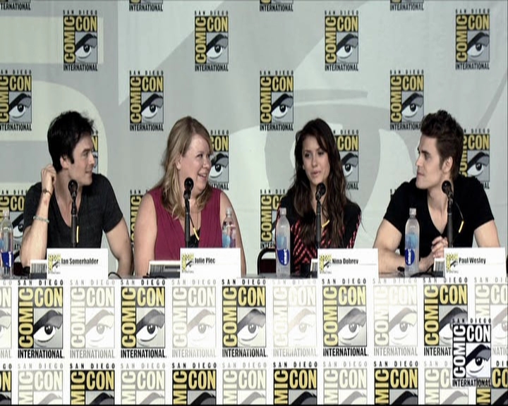 VampireDiariesWorld-dot-org_2013ComicConPanel0376.jpg VampireDiariesWorld-dot-org_2013ComicConPanel0376.jpg