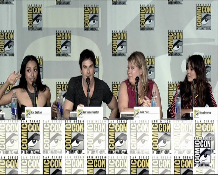 VampireDiariesWorld-dot-org_2013ComicConPanel0708.jpg