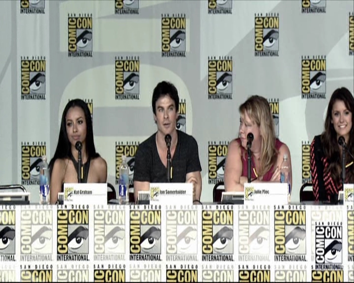 VampireDiariesWorld-dot-org_2013ComicConPanel1593.jpg