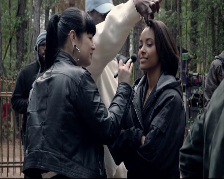 VampireDiariesWorld-dot-org_S5-ADayInTheAfterlifeWithKatGraham0024.jpg