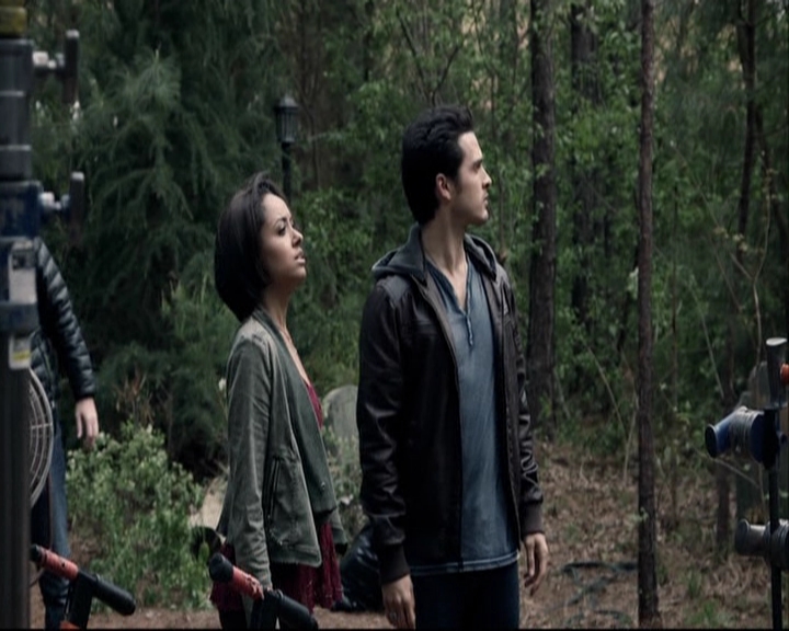 VampireDiariesWorld-dot-org_S5-ADayInTheAfterlifeWithKatGraham0040.jpg