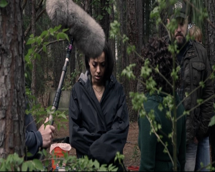 VampireDiariesWorld-dot-org_S5-ADayInTheAfterlifeWithKatGraham0308.jpg