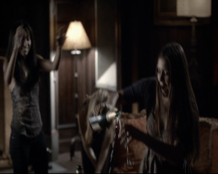 VampireDiariesWorld-dot-org_S5-ADayInTheAfterlifeWithKatGraham0333.jpg