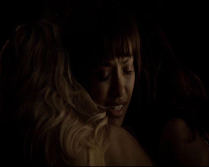 VampireDiariesWorld-dot-org_S5-ADayInTheAfterlifeWithKatGraham0340.jpg