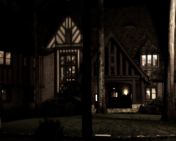 VampireDiariesWorld-dot-org_S5-TheVampireDiariesToTheOtherSideAndBack0006.jpg