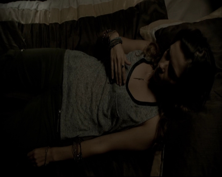 VampireDiariesWorld-dot-org_S5-TheVampireDiariesToTheOtherSideAndBack0086.jpg