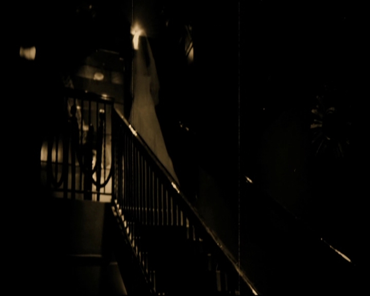 VampireDiariesWorld-dot-org_S5-TheVampireDiariesToTheOtherSideAndBack0528.jpg