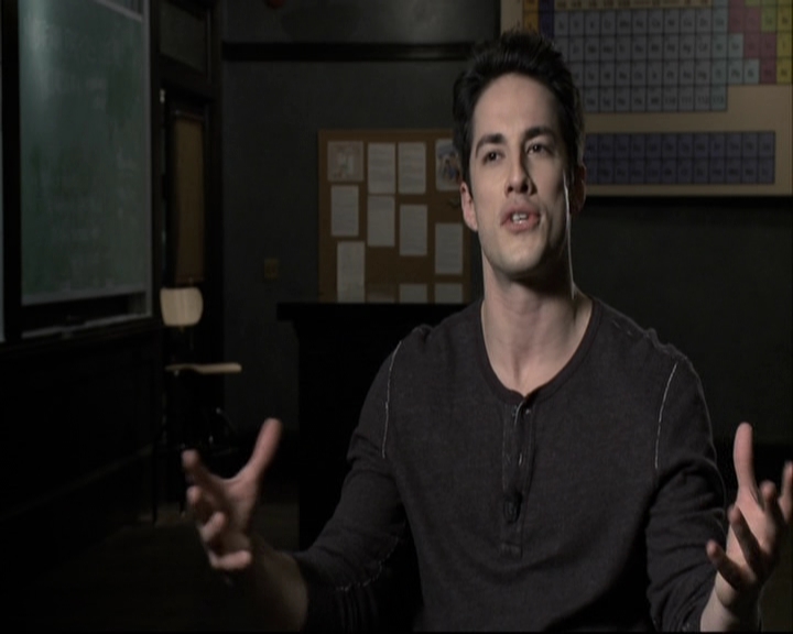 VampireDiariesWorld-dot-org_S5-TheVampireDiariesToTheOtherSideAndBack0535.jpg