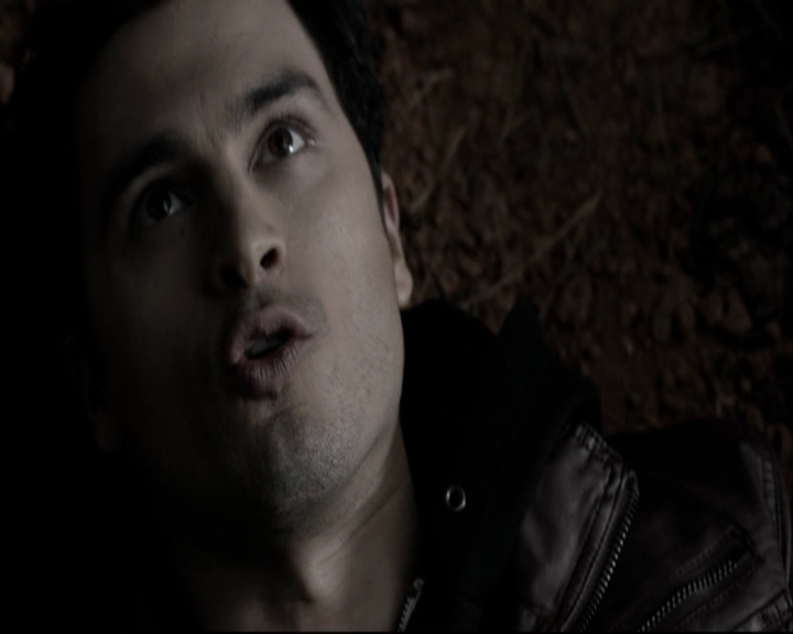 VampireDiariesWorld-dot-org_S5-SeconBite_GAGReel0044.jpg
