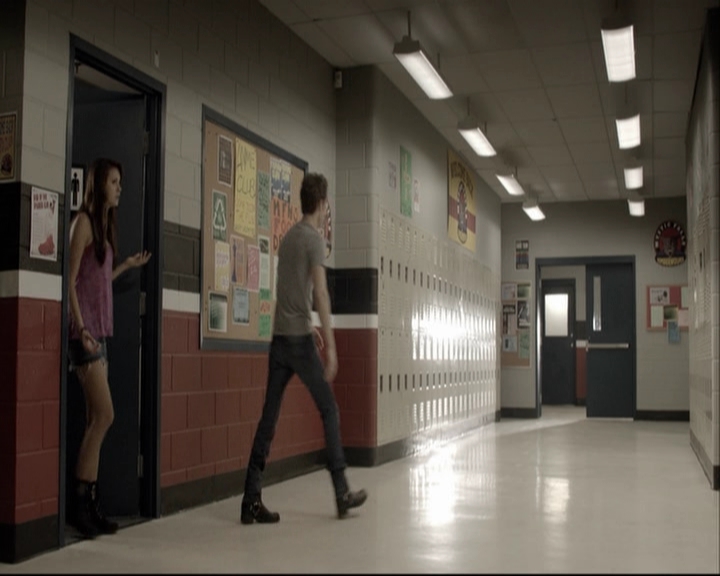 VampireDiariesWorld-dot-org_S5-SeconBite_GAGReel0119.jpg
