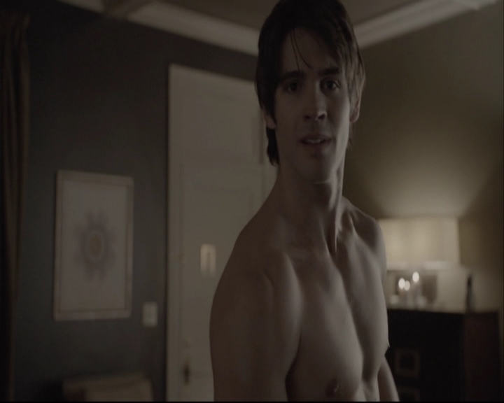 VampireDiariesWorld-dot-org_S5-SeconBite_GAGReel0179.jpg
