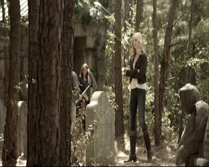 VampireDiariesWorld-dot-org_S5-SeconBite_GAGReel0194.jpg