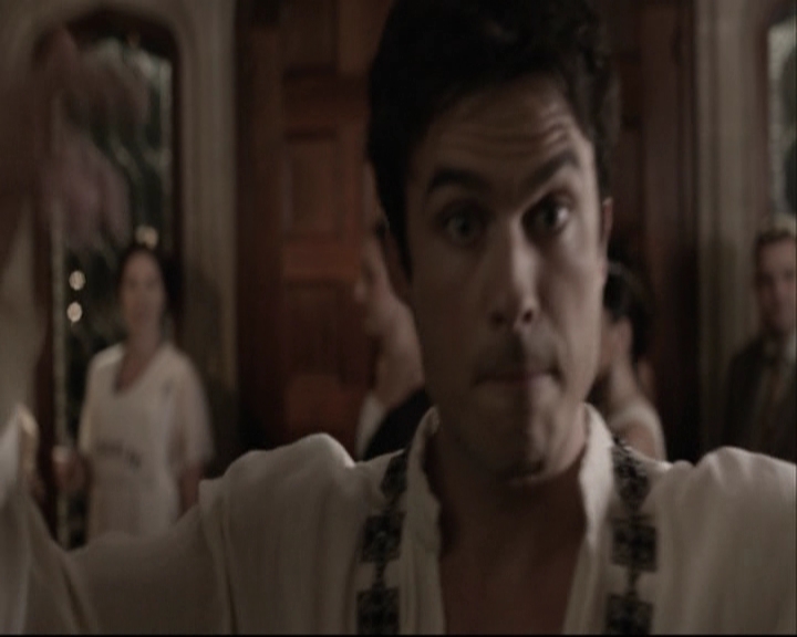 VampireDiariesWorld-dot-org_S5-SeconBite_GAGReel0203.jpg
