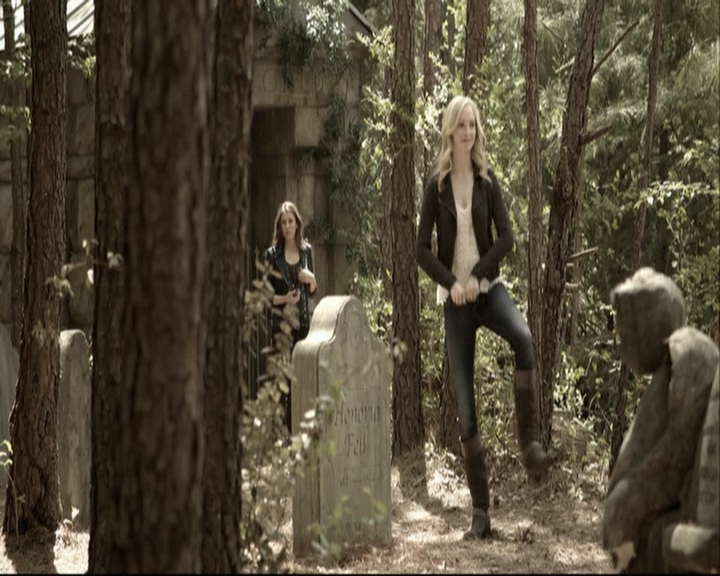 VampireDiariesWorld-dot-org_S5-SeconBite_GAGReel0205.jpg