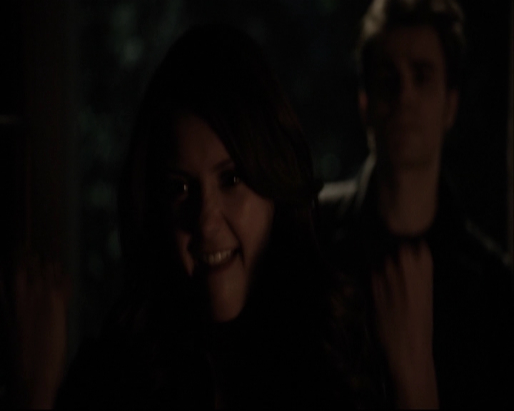 VampireDiariesWorld-dot-org_S5-SeconBite_GAGReel0209.jpg