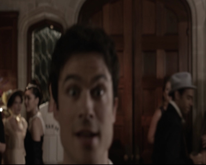 VampireDiariesWorld-dot-org_S5-SeconBite_GAGReel0212.jpg