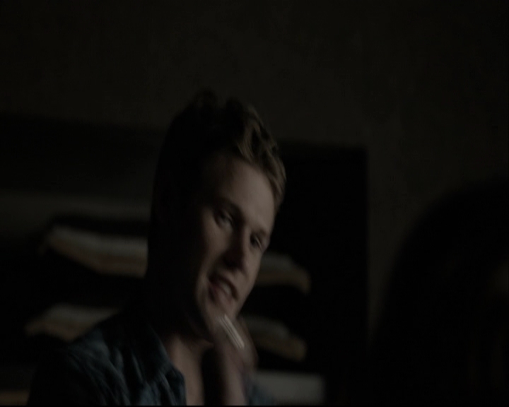 VampireDiariesWorld-dot-org_S5-SeconBite_GAGReel0214.jpg