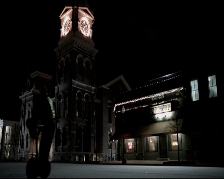 VampireDiariesWorld-dot-org_S5-SeconBite_GAGReel0216.jpg