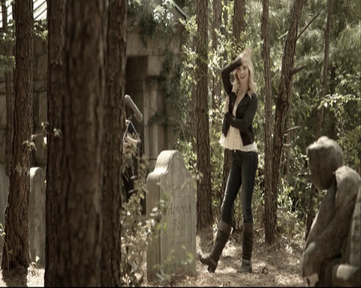 VampireDiariesWorld-dot-org_S5-SeconBite_GAGReel0218.jpg