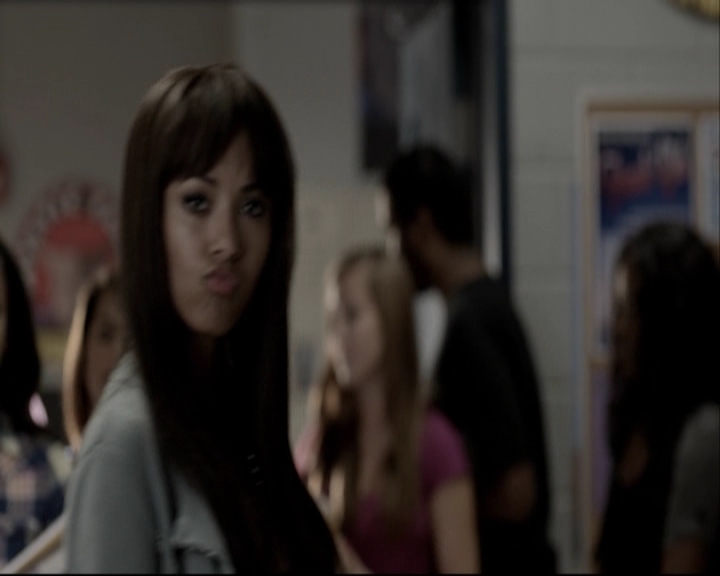 VampireDiariesWorld-dot-org_S5-SeconBite_GAGReel0221.jpg